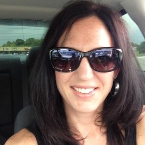 Meet your Posher, Denise